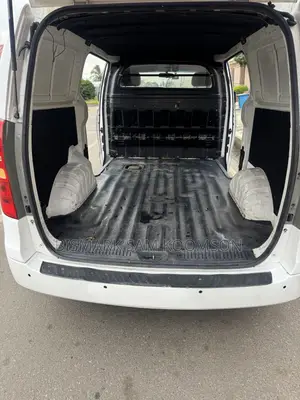 Hyundai Starex 2012 White