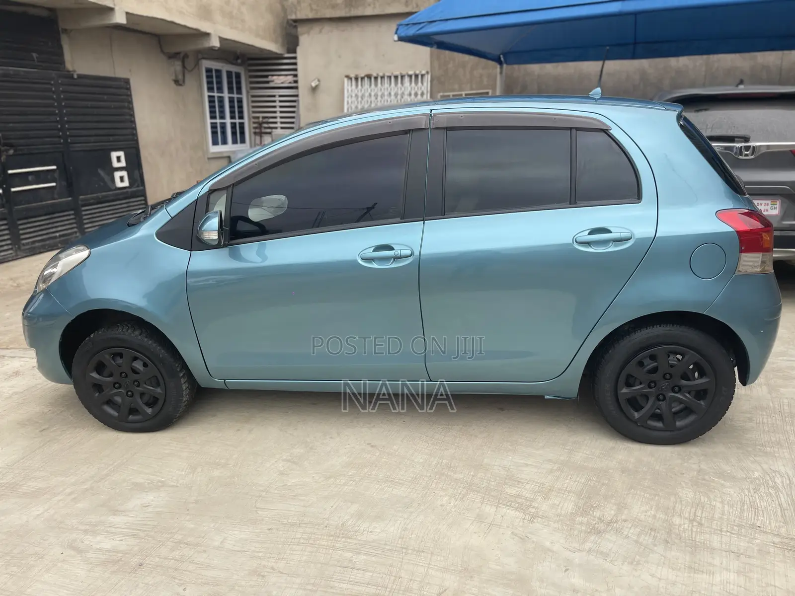 Toyota Vitz 1.3 FWD 3dr 2010 Blue