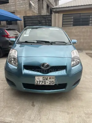 Toyota Vitz 1.3 FWD 3dr 2010 Blue