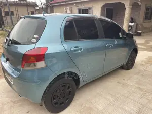 Toyota Vitz 1.3 FWD 3dr 2010 Blue
