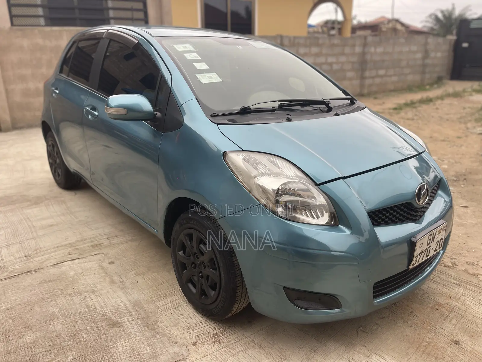 Toyota Vitz 1.3 FWD 3dr 2010 Blue