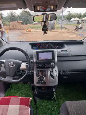 Toyota Voxy V 2WD 8-Seater 2013 Black