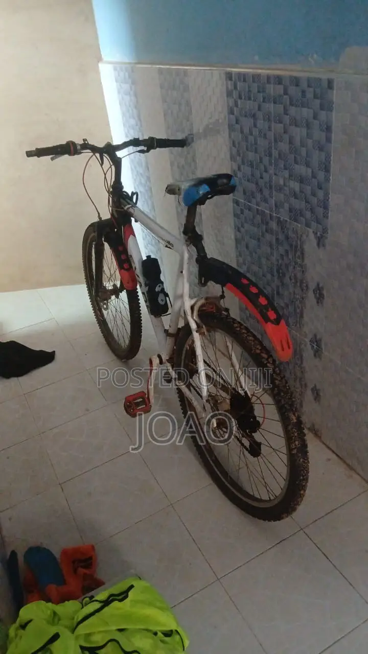 I Have Clean Sport Bicycle for Sell,900 Urgent Sales!!