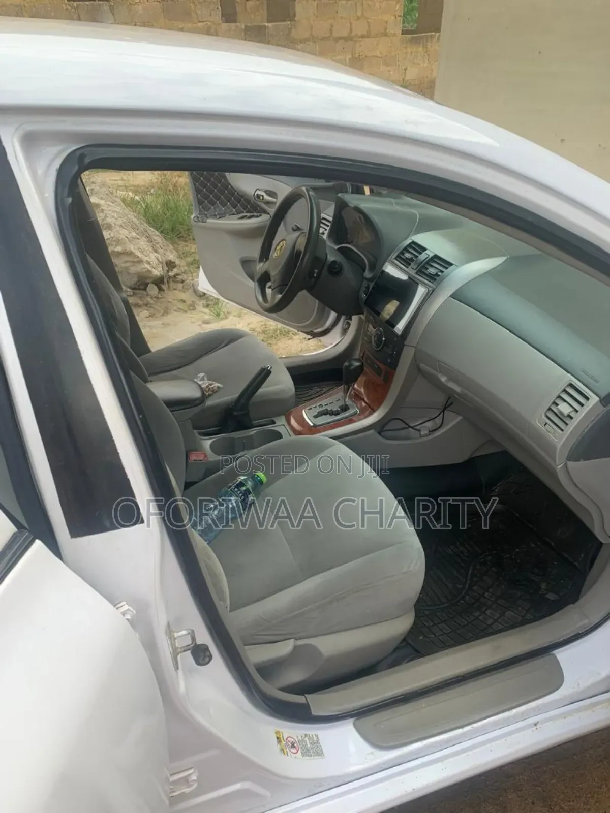 Toyota Corolla LE 4dr Sedan (1.8L 4cyl 4A) 2010 White