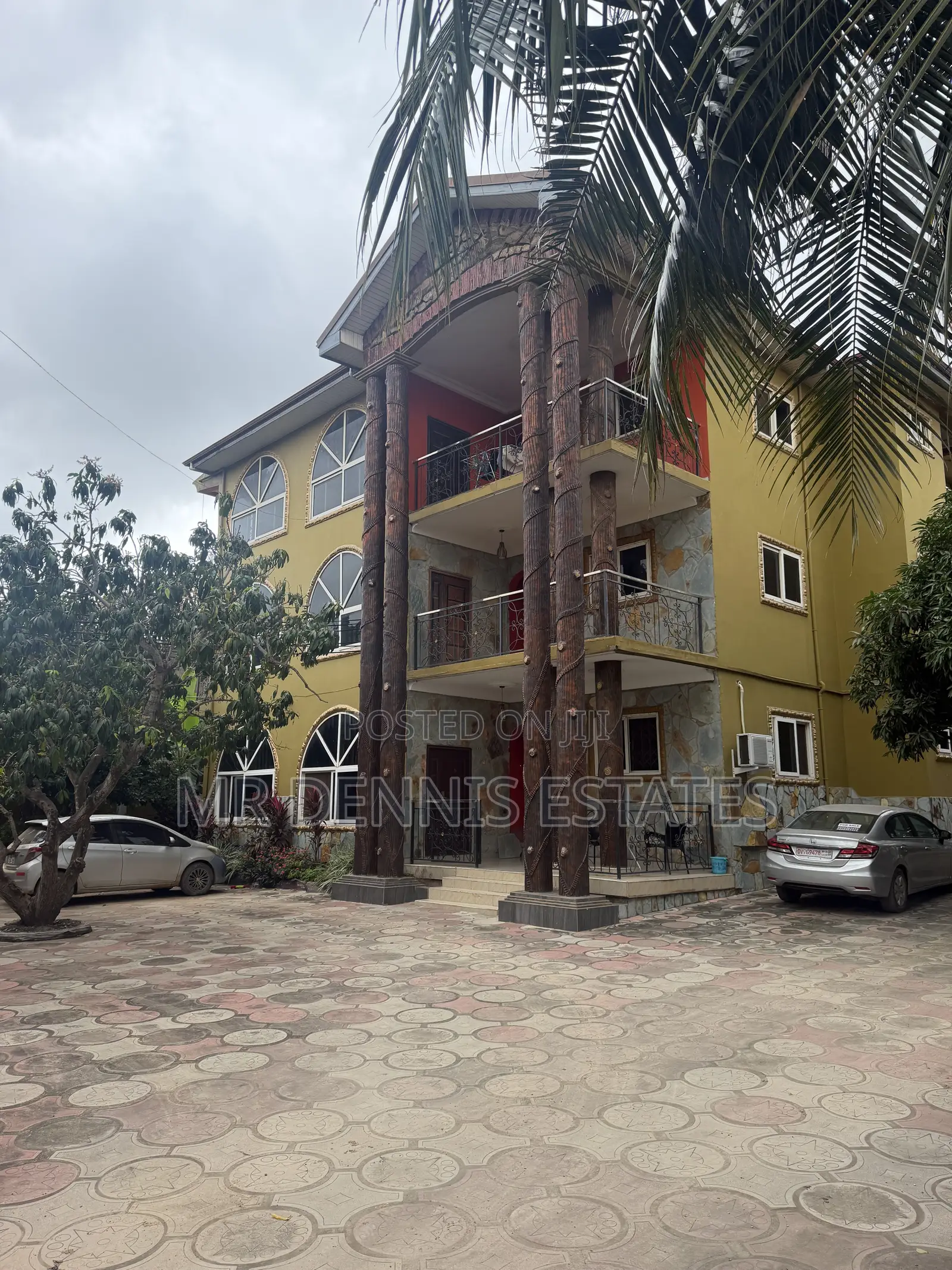 3bdrm Apartment in Westhills Mall for rent