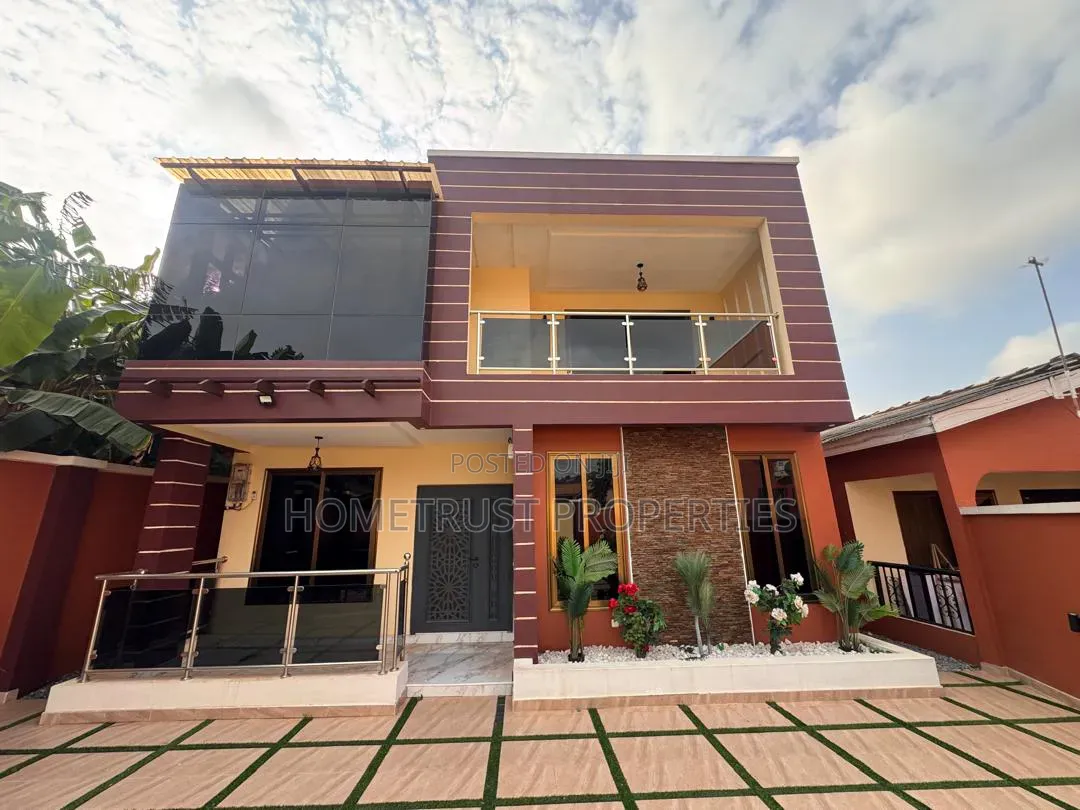 4bdrm Duplex in Ablekuma Agape for rent