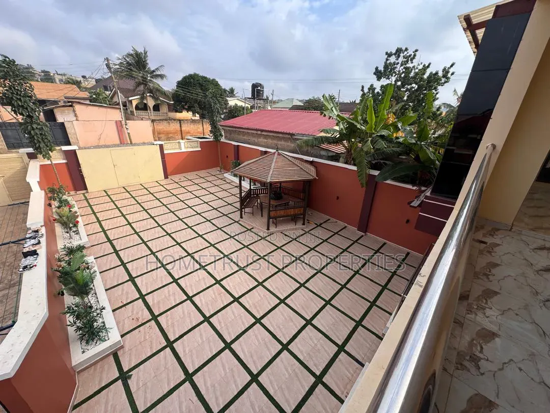 4bdrm Duplex in Ablekuma Agape for rent