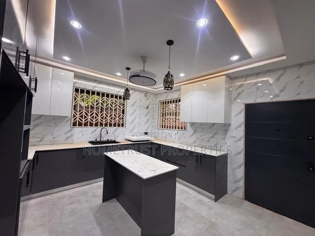 4bdrm Duplex in Ablekuma Agape for rent