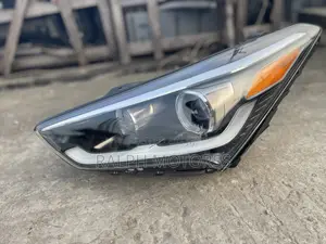 Hyundai Santafe Grande 2017 Headlight