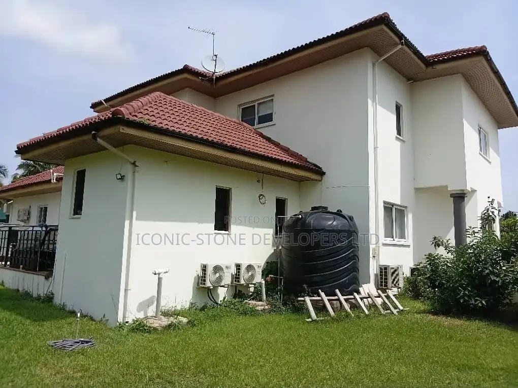 5bdrm Mansion in Trasacco Estate, Otano for sale