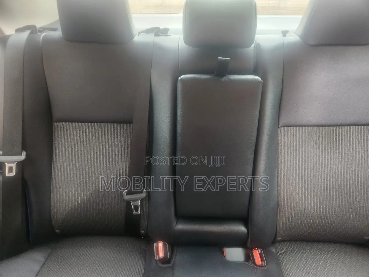 Toyota Corolla SE (1.8L 4cyl 6M) 2019 Red