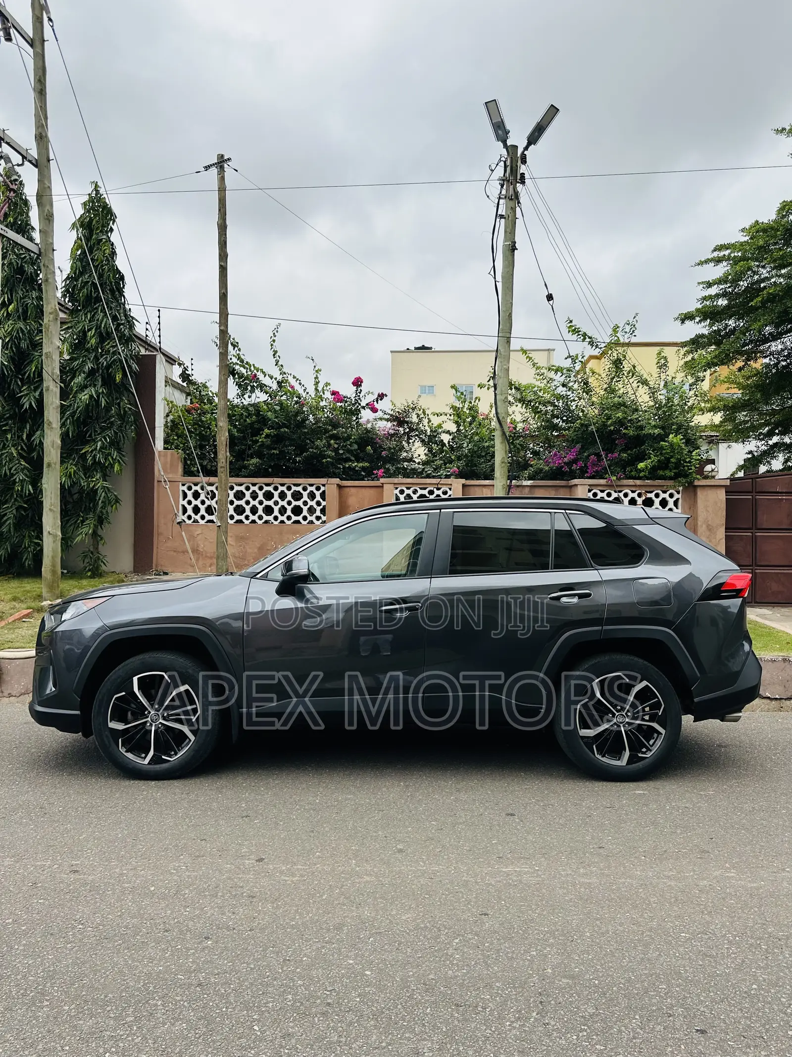 Toyota RAV4 LE 2021 Gray