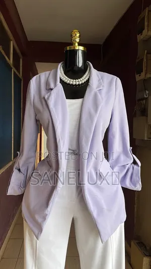 Elegant Women’s Blazer | Classy Professional