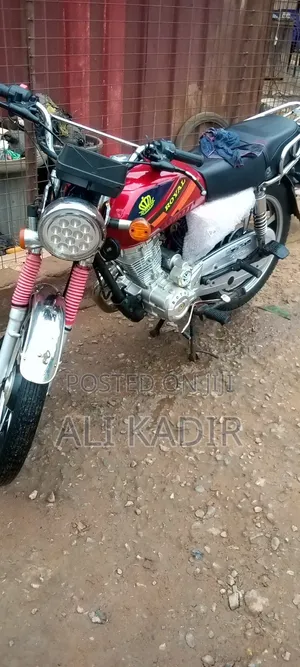 Royal RY125 2026 Red