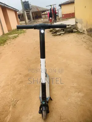 GOTRAX G6 Electric Scooter - 48V 15Ah, 56km Range, Like New