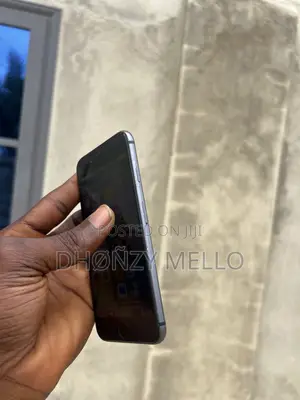Apple iPhone 8 64 GB Black