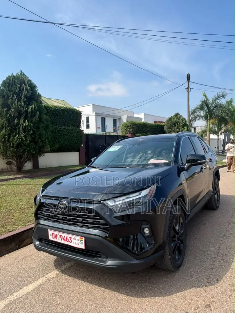 Toyota RAV4 XLE AWD 2024 Black