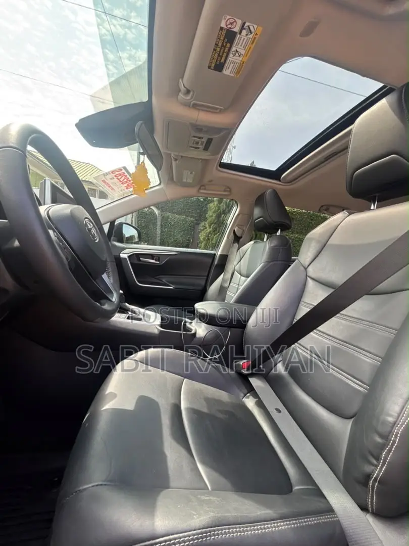 Toyota RAV4 XLE AWD 2024 Black