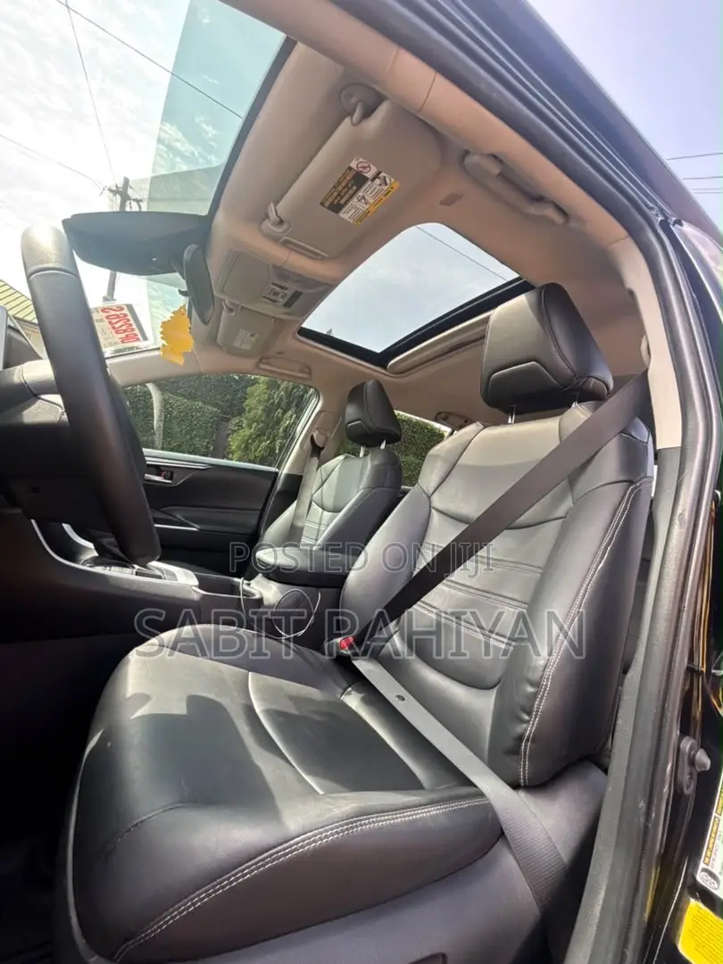 Toyota RAV4 XLE AWD 2024 Black