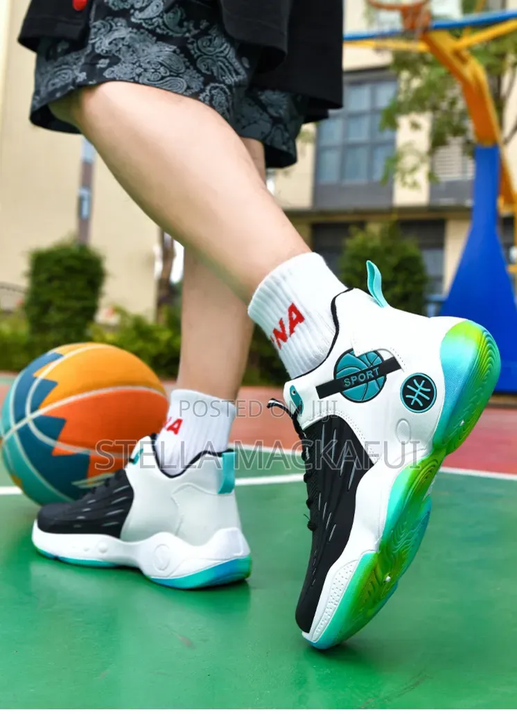 Beautiful Basketball Sneakers Sizes 40-43 Only