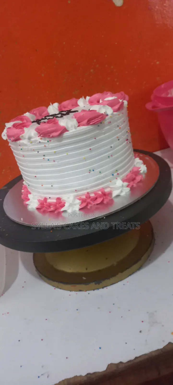 6-Inches 2 layersCustom Cake