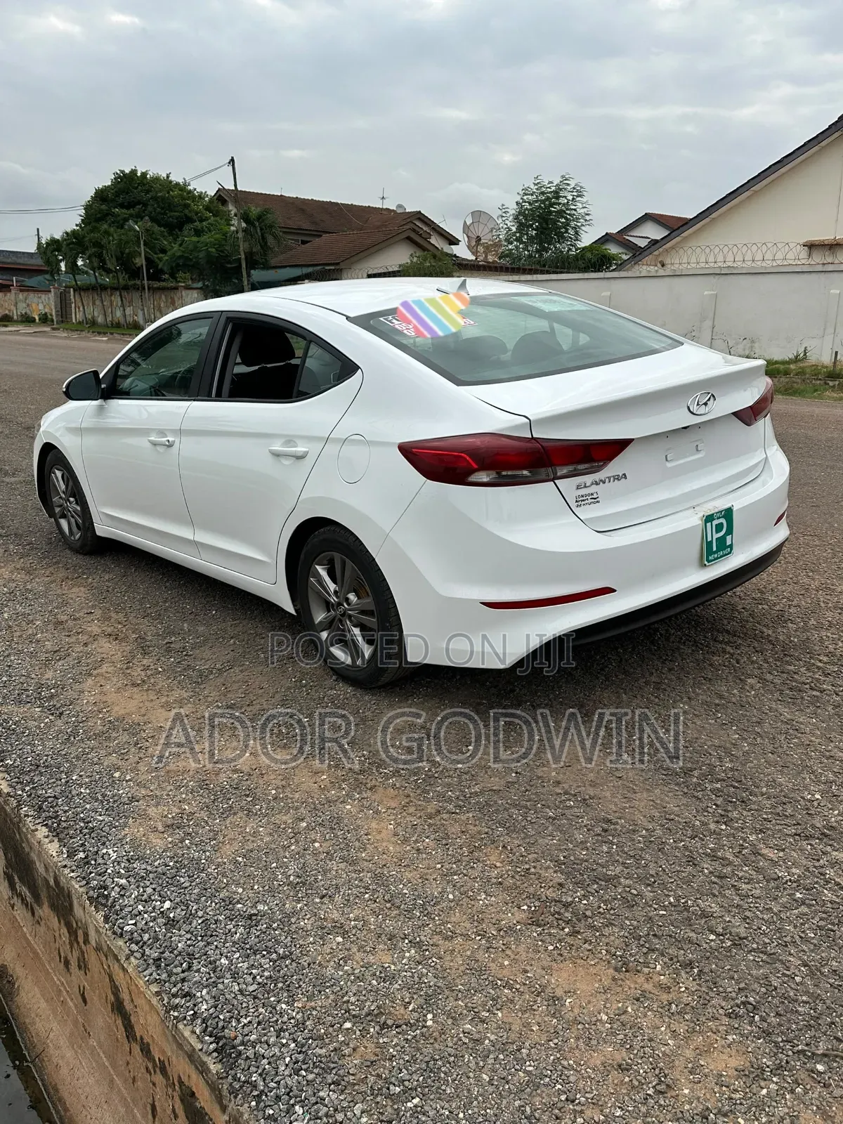 Hyundai Elantra Limited Sedan FWD (2.0L 4cyl 6A) 2017 White