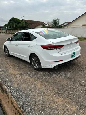 Hyundai Elantra Limited Sedan FWD (2.0L 4cyl 6A) 2017 White