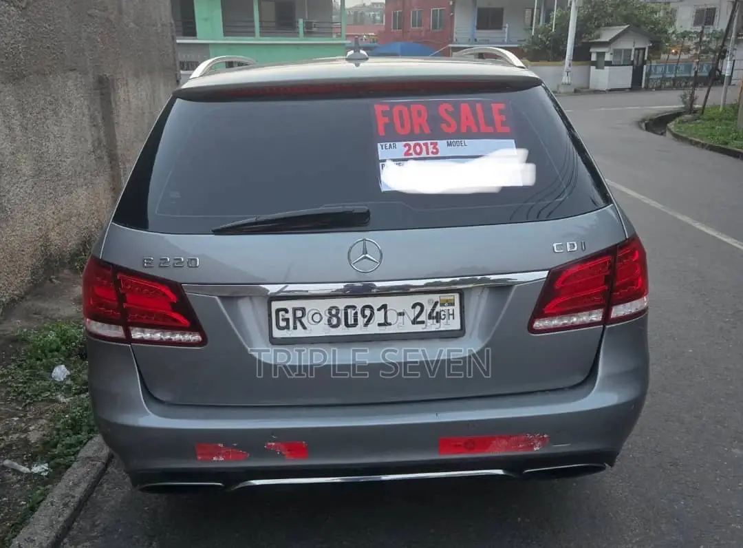 Mercedes-Benz 220 2013 Silver