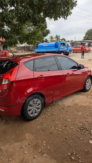Hyundai Accent SE Hatchback 2017 Red