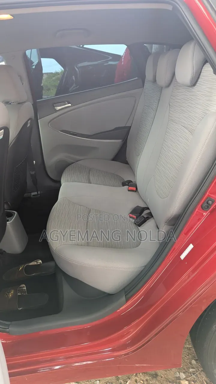 Hyundai Accent SE Hatchback 2017 Red