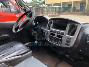 Nissan Caravan 2010 Silver