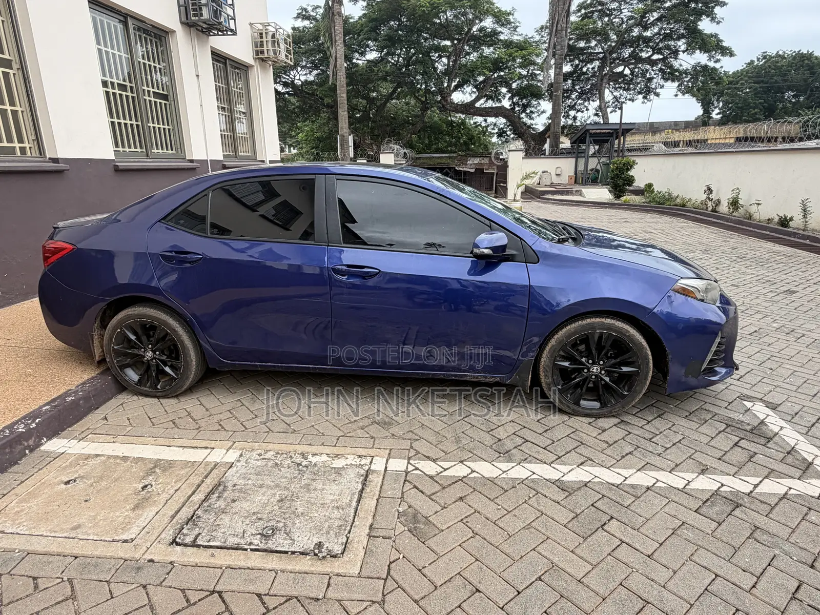 Toyota Corolla SE 4dr Sedan (1.8L 4cyl CVT) 2017 Blue