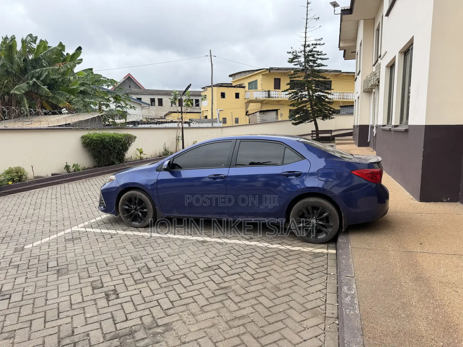 Toyota Corolla SE 4dr Sedan (1.8L 4cyl CVT) 2017 Blue