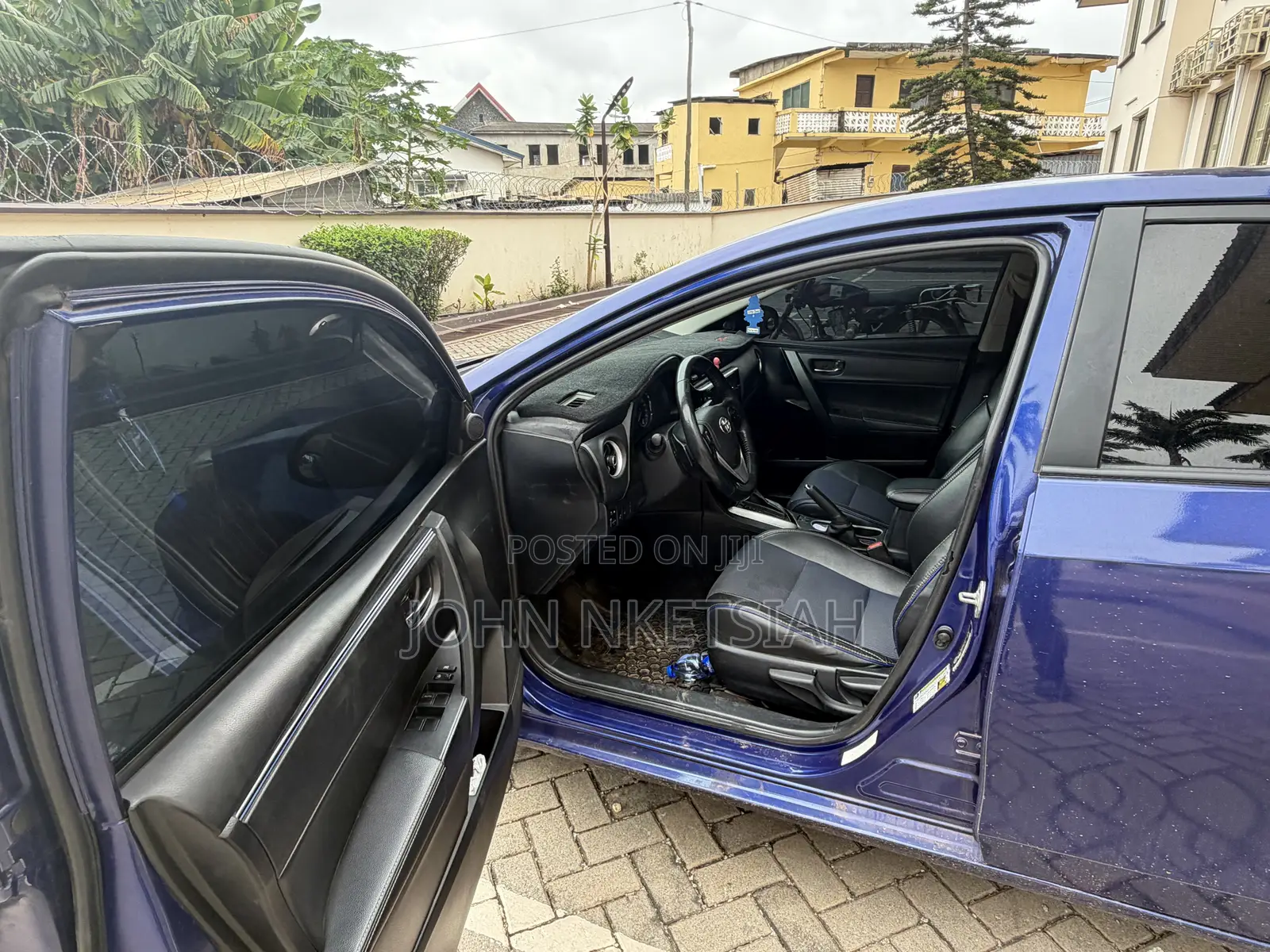 Toyota Corolla SE 4dr Sedan (1.8L 4cyl CVT) 2017 Blue