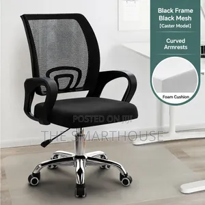Elegant Designed Office Chair With Arms Rest