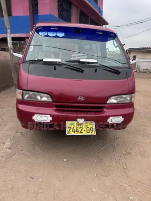 Hyundai H-100 2004 Red