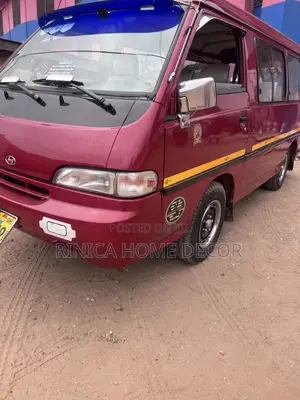 Hyundai H-100 2004 Red