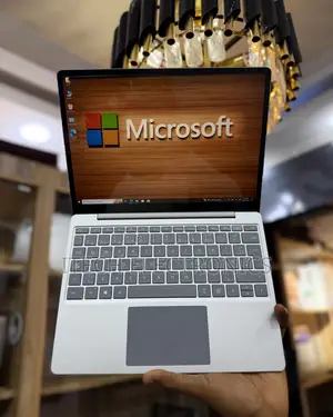 Laptop Microsoft Surface Go 16GB Intel Core i5 SSD 256GB