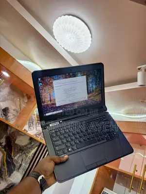 Laptop Dell Latitude 3340 8GB Intel Celeron SSD 128GB