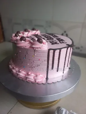 8-Inches Custom Cakes