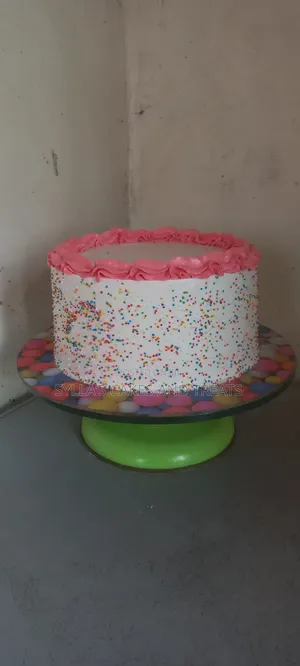 8-Inches Custom Cakes