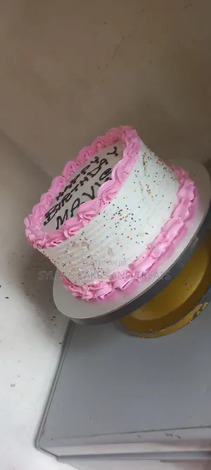 8-Inches Custom Cakes