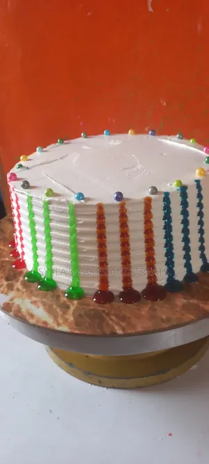 8-Inches Custom Cakes