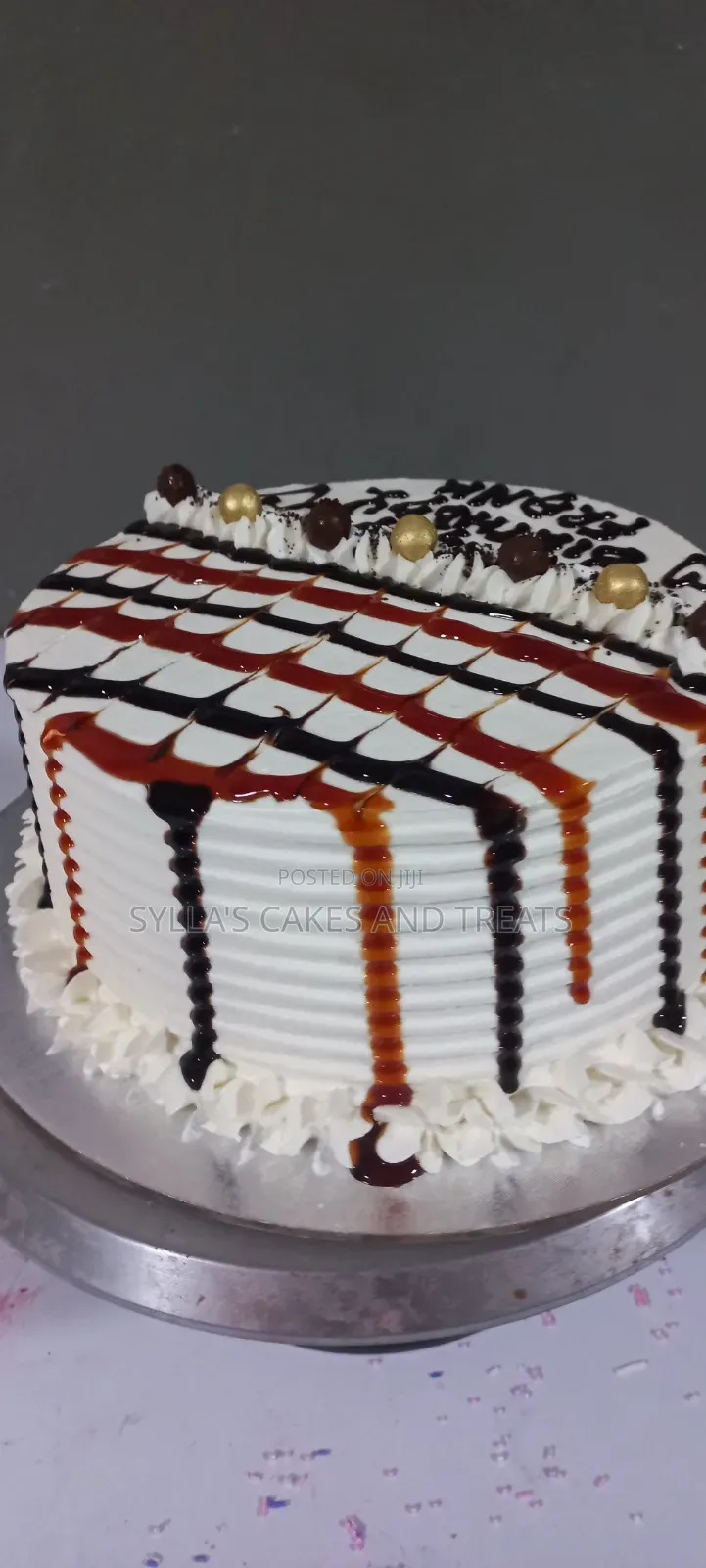 8-Inches Custom Cakes