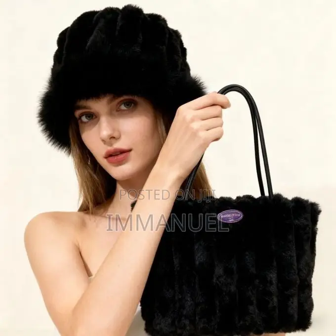 Faux Chic Bag With Cap