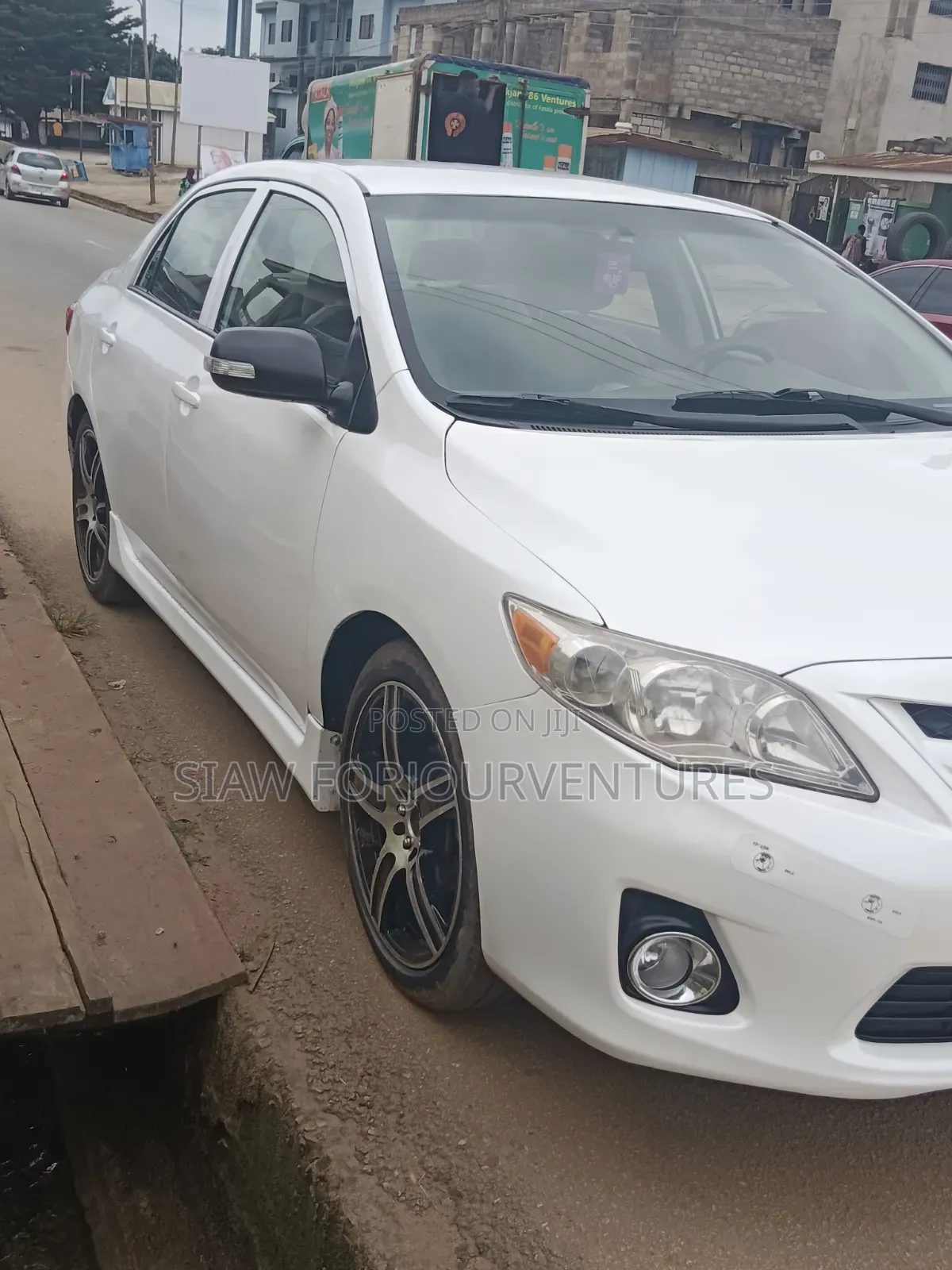 Toyota Corolla 2013 White