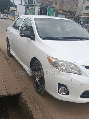 Toyota Corolla 2013 White