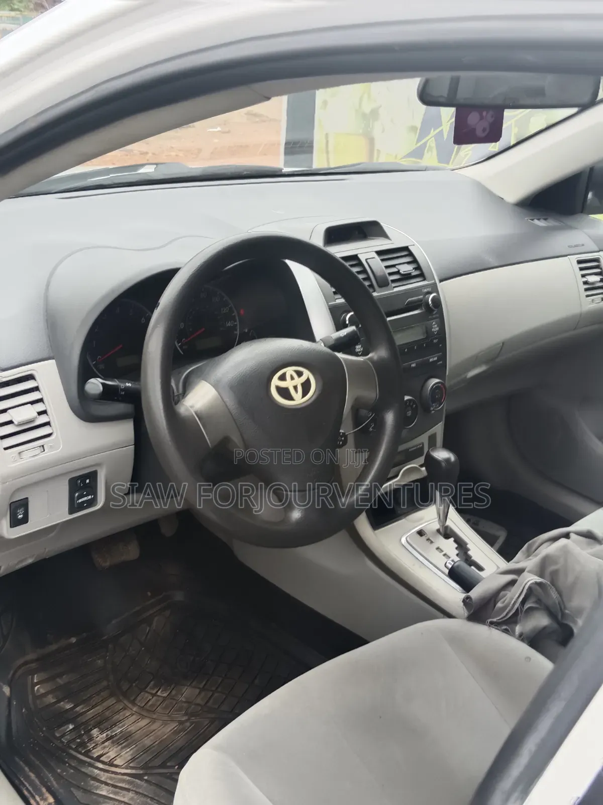 Toyota Corolla 2013 White