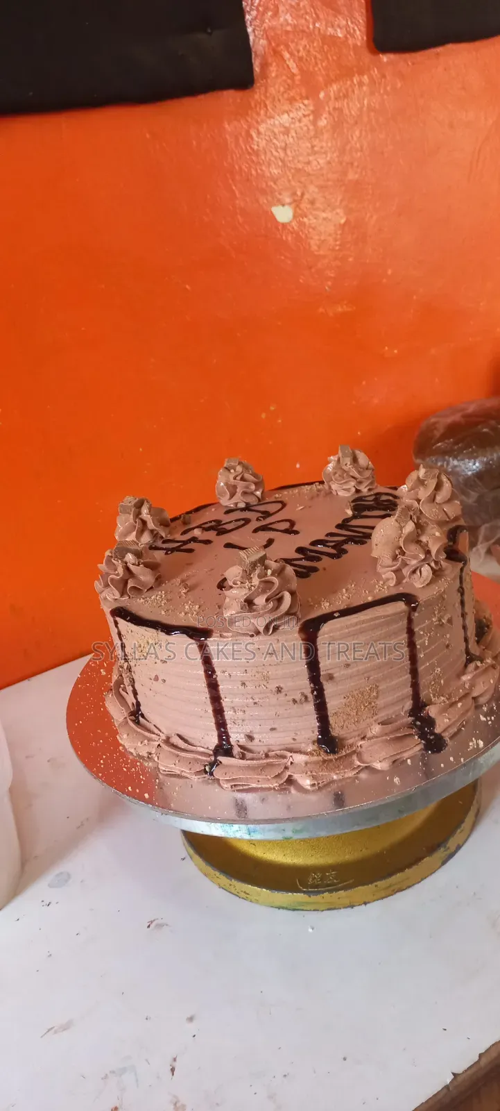 8-Inches Custom Cakes