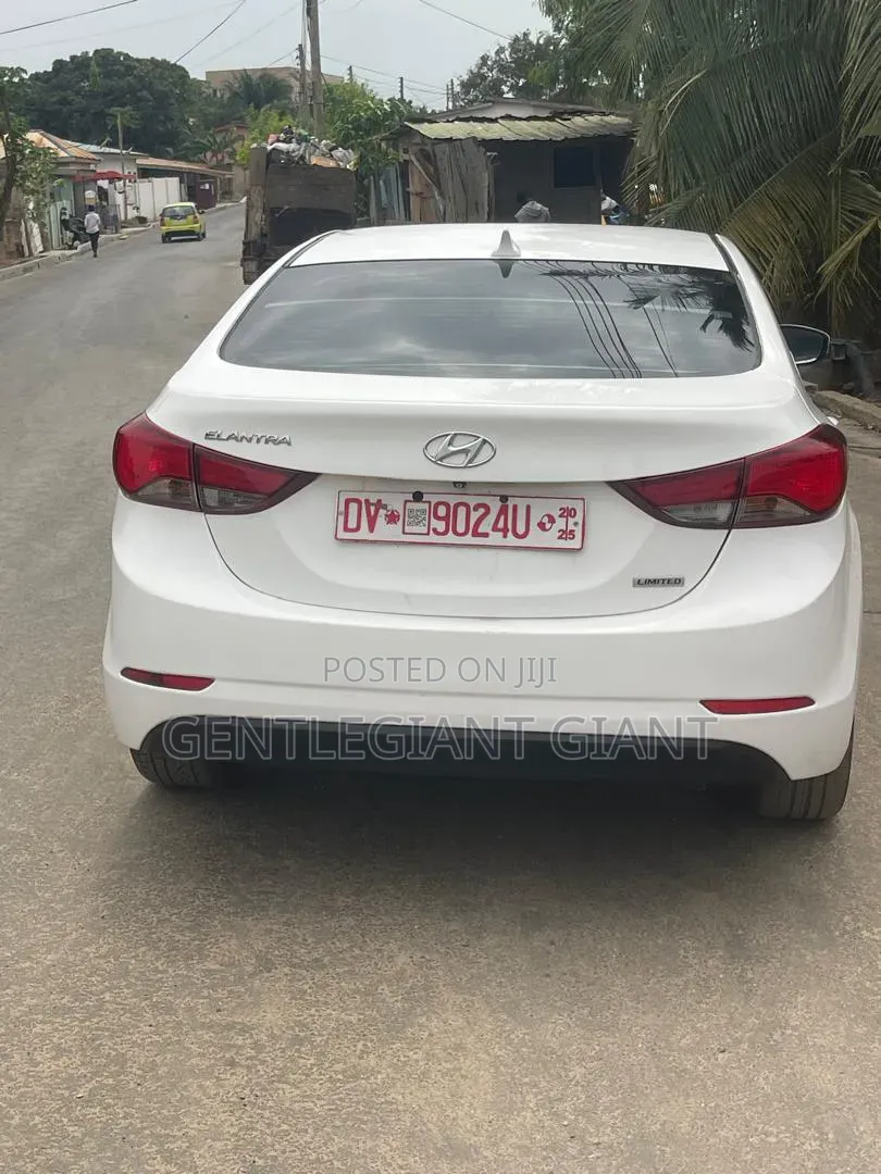 Hyundai Elantra 2012 Off white